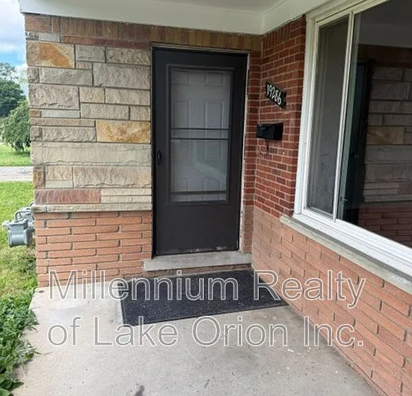 19286 Lahser Rd — Photo 1