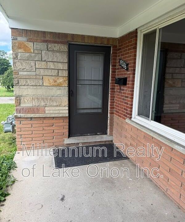 1st image of 19286 Lahser Rd