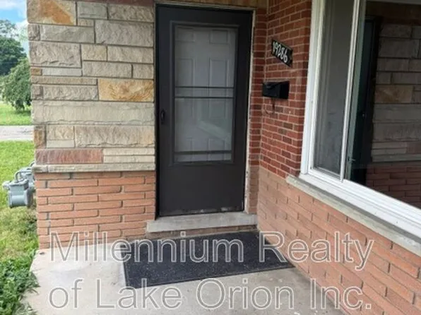 19286 Lahser Rd, Detroit, MI 48219