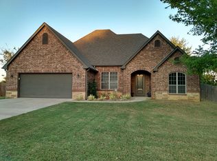 5006 Falcon Dr, Durant, OK 74701