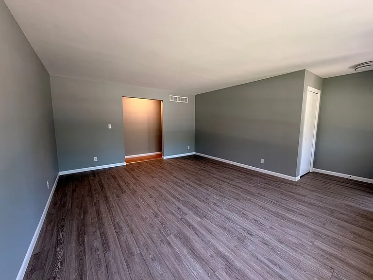 2538 Berwyck Rd SE — Photo 16