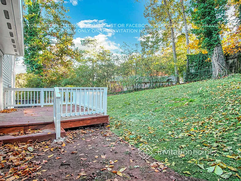 1658 Pine Glen Cir — Photo 23