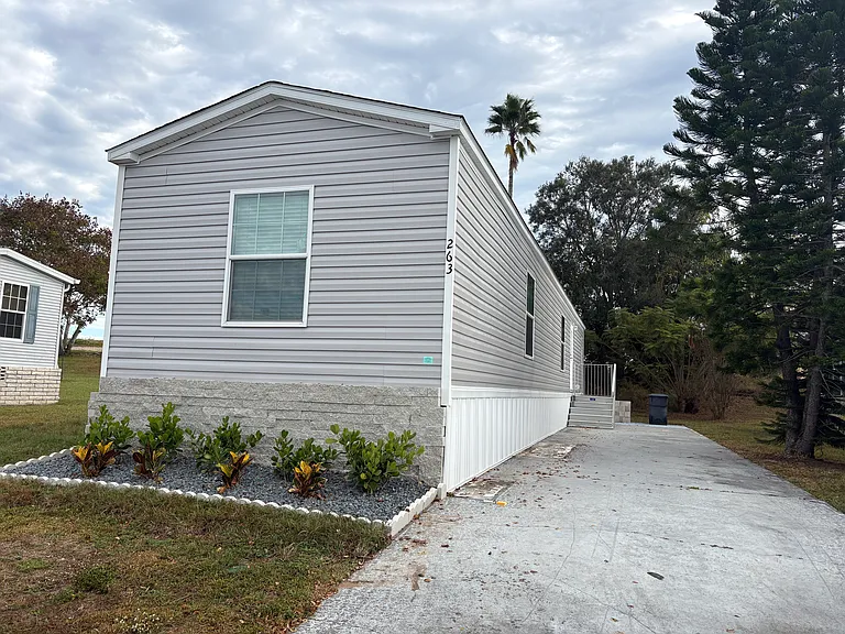 263 Edgewood Blvd — Photo 2