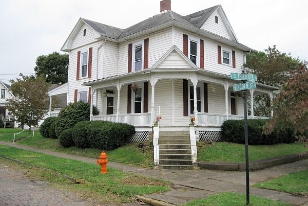 1st image of 504 S 3rd Ave