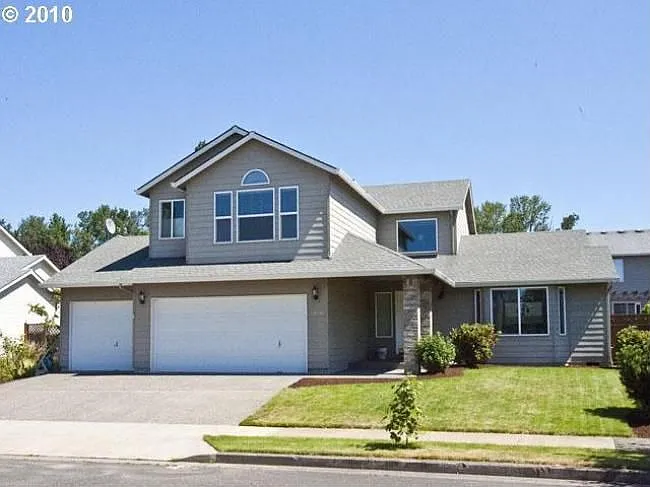 2026 NE Blue Heron Dr photo 1