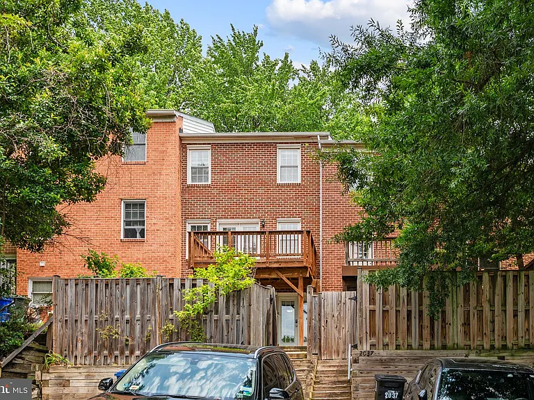 2035 S Glebe Rd — Photo 53