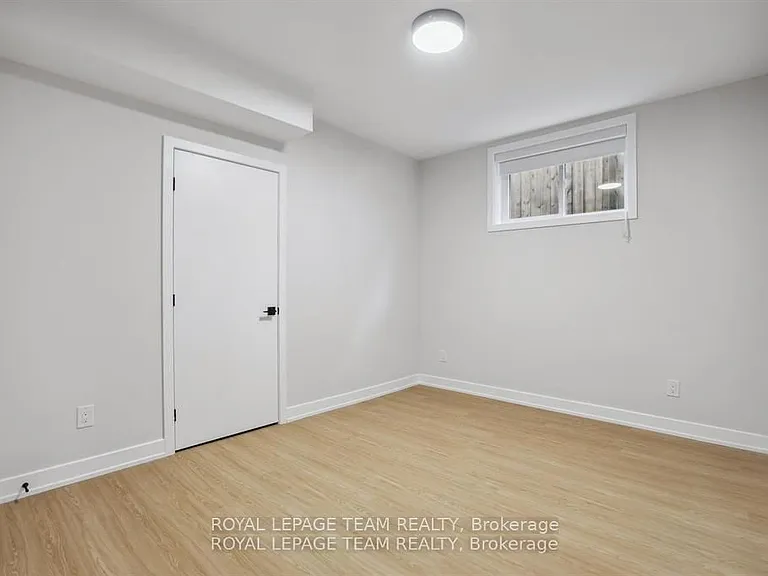 47 Grosvenor Ave #1 — Photo 13