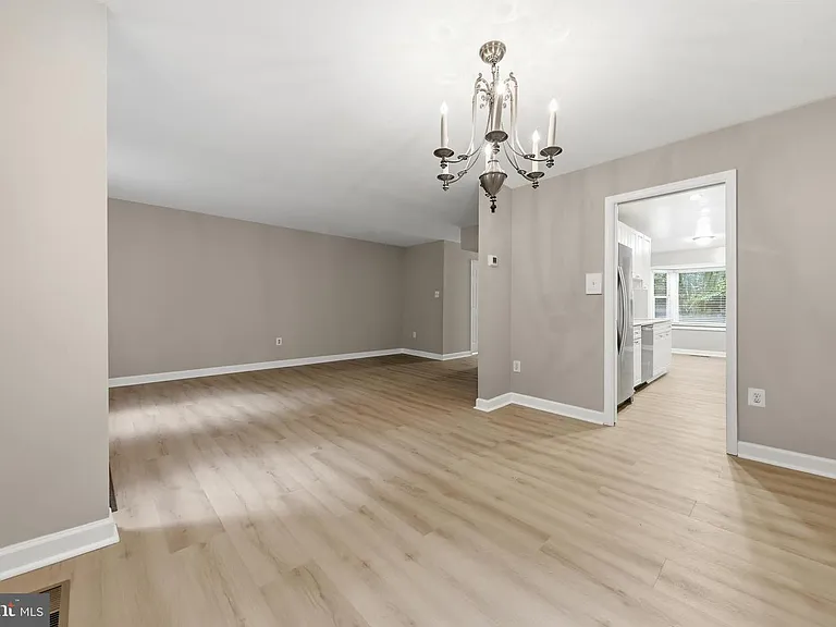 7817 Heatherton Ln — Photo 7