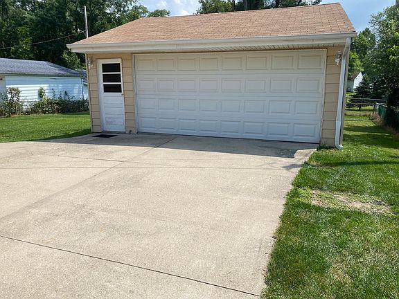 3rd image of 19224 Staffordshire Dr