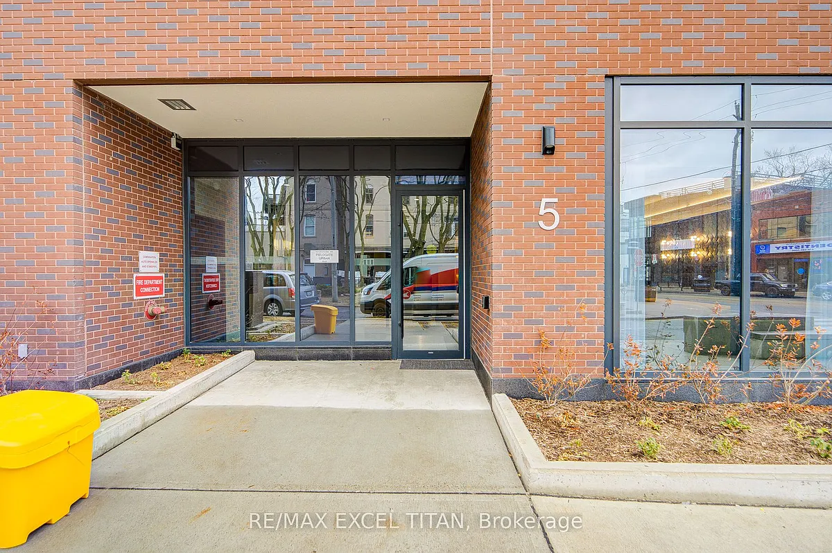 Building Photo - 5 Lakeview Ave #503