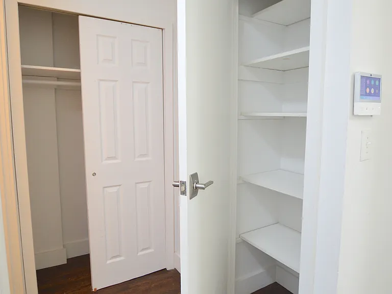 315 W 29th St #1A — Photo 4
