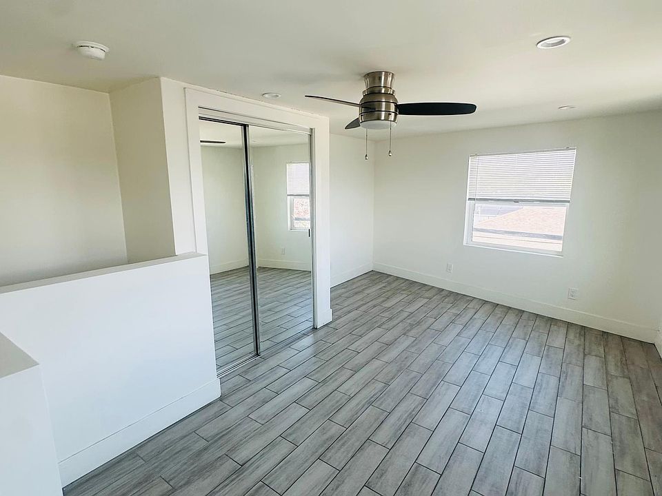 Bedroom on 3rd floor. Great lighting
