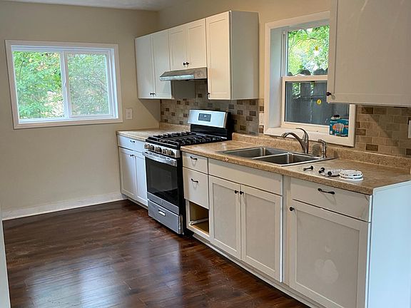5th image of 859 9th St NW