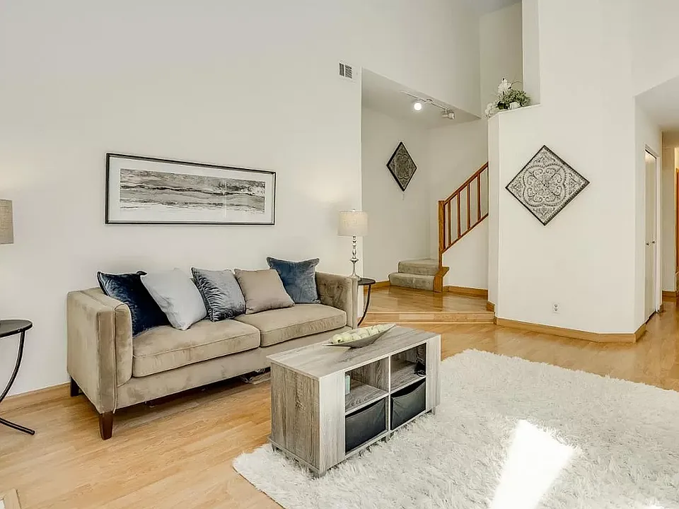 5307 Borneo Cir