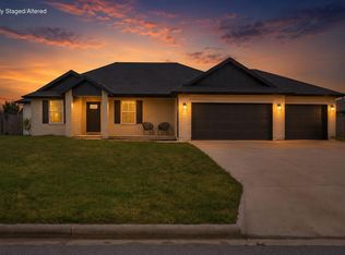 916 W Charlotte Street, Republic, MO 65738