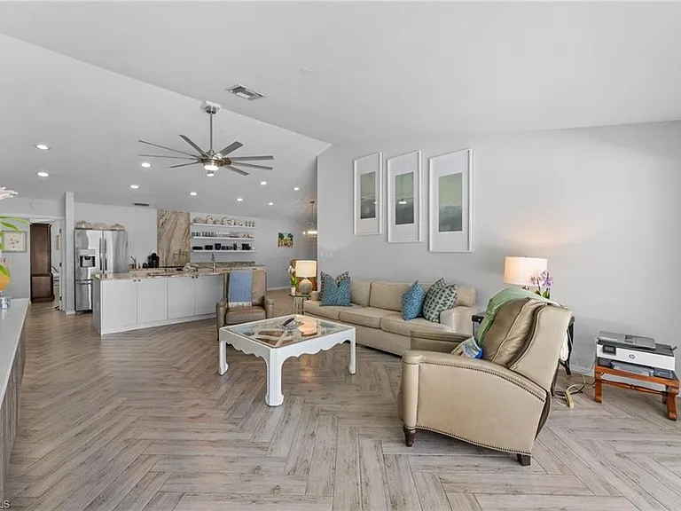 2467 Pine Woods Cir #3 — Photo 17