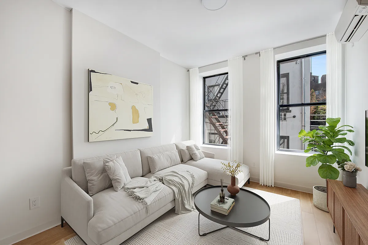 Building Photo - 34 Carmine St #3B