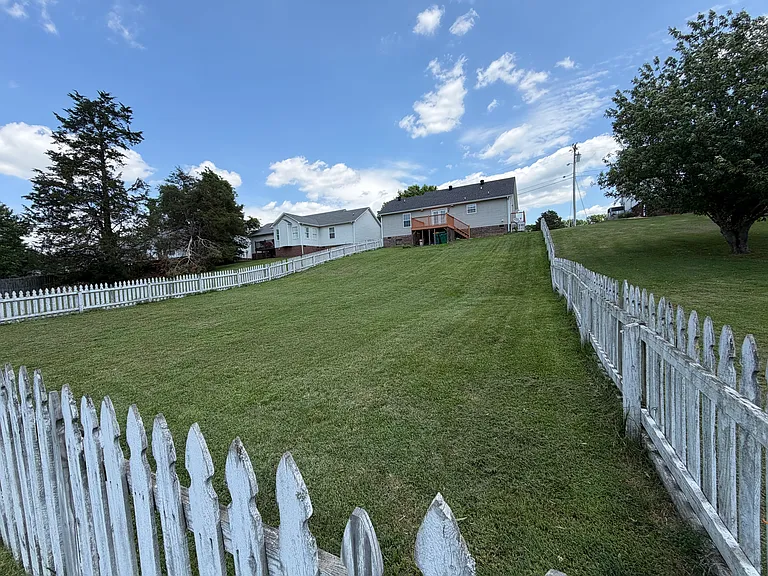 2819 Faith Ln — Photo 61