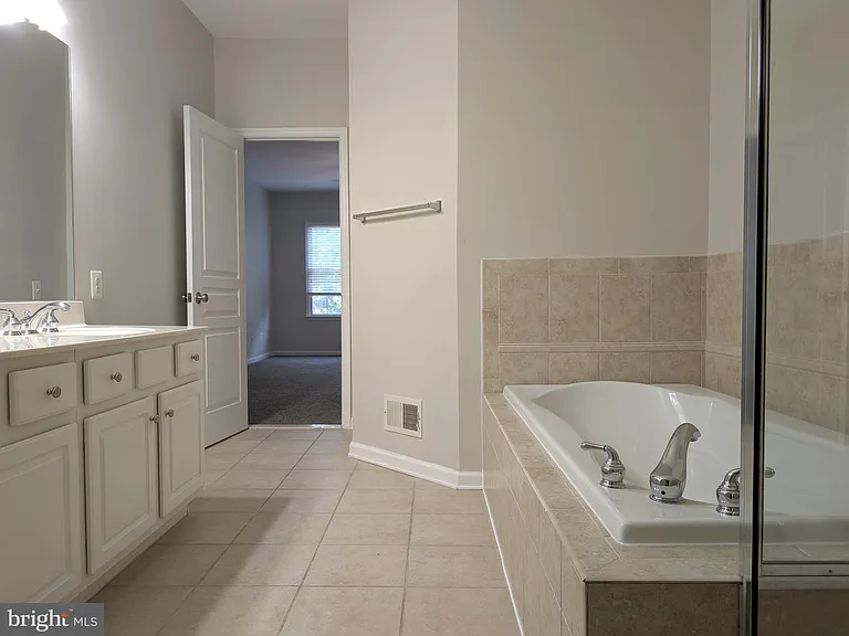 33 Trewbridge Ct — Photo 13