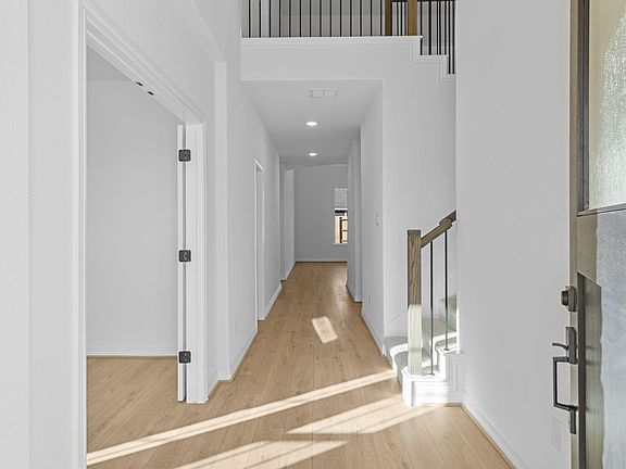 3rd image of 3204 Bright Maple Dr