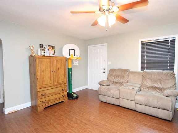 3rd image of 1863 Lodge Ave