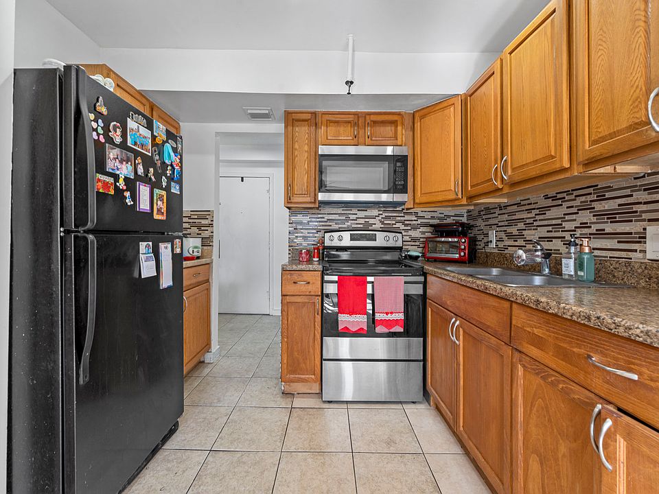 1st image of 10641 SW 108th Ave #E