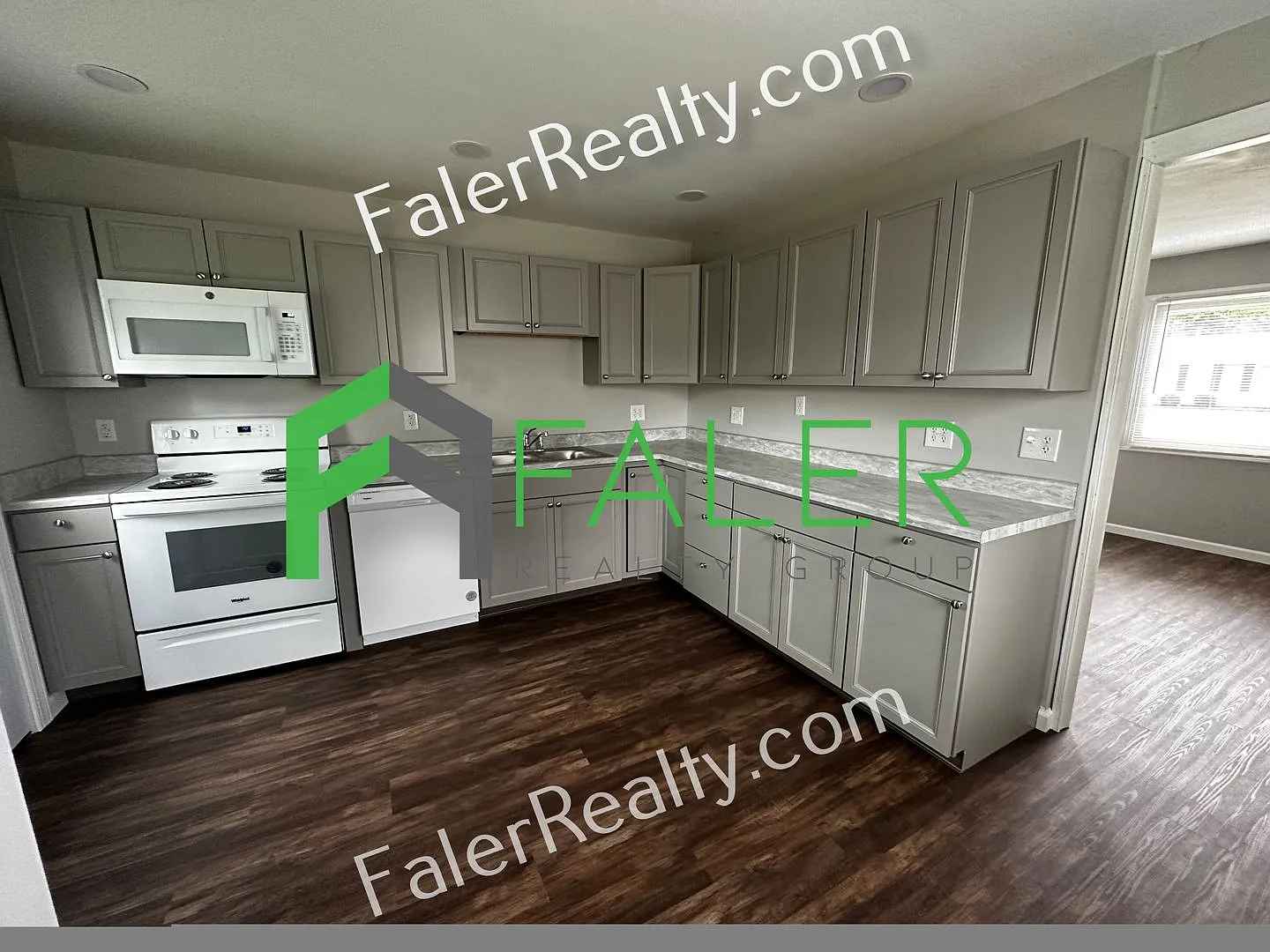 Beautifully Remodeled Home - Available NOW! — Photo 4