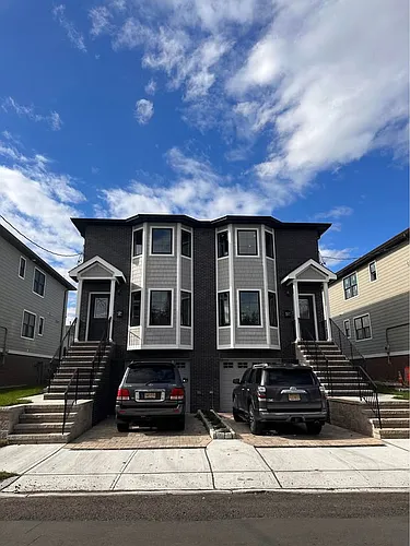 147 Holt St #2 Photo 1