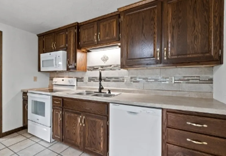 2370 Canter Ln #D — Photo 7