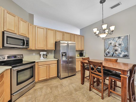 3rd image of 540 Grand Parke Dr