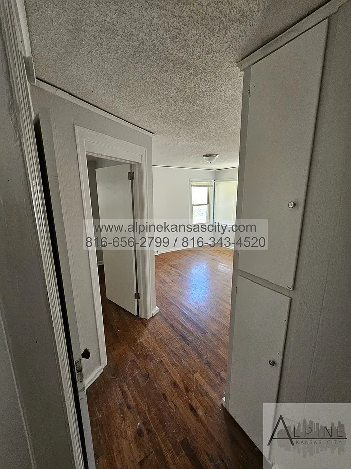 3 bed, 1.0 bath, 1375 sqft, $1,275 — Photo 3