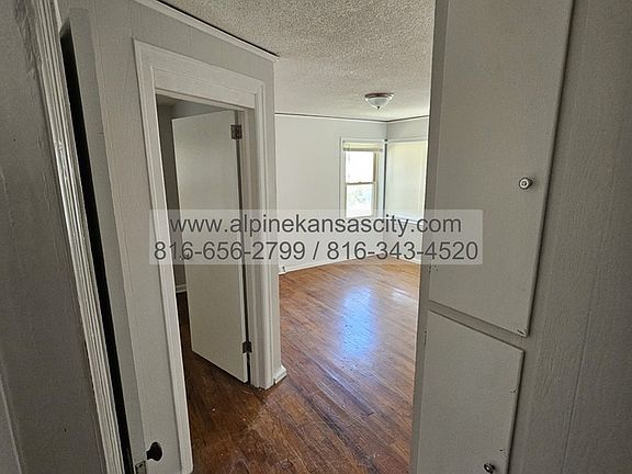 3rd image of 1600 Cypress Ave