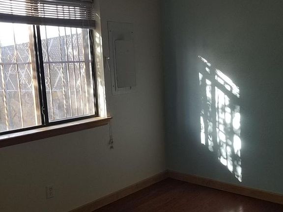 5th image of 1650 Ash Ave