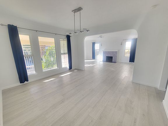 5th image of 916 S Holt Ave #914