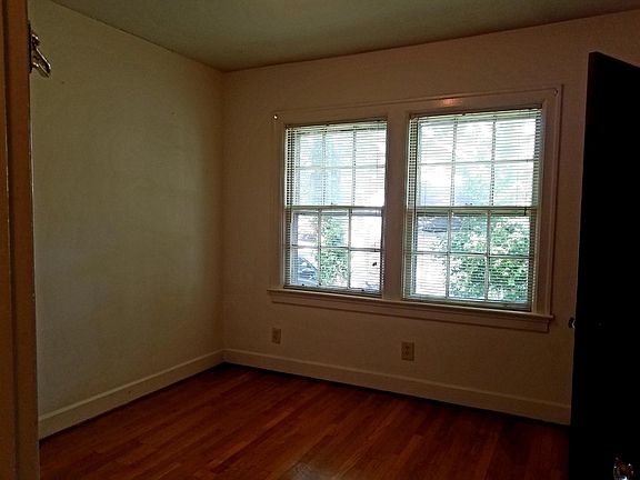 3rd image of 613-615 Baldwin Ave