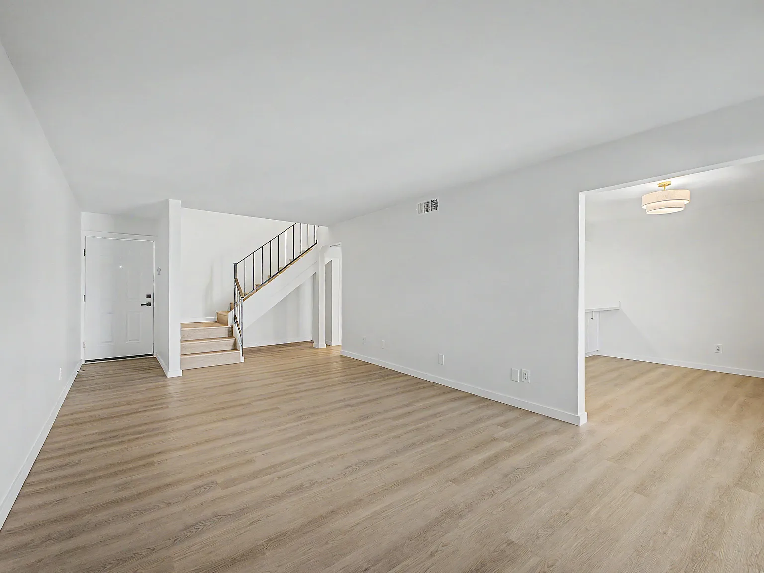 2 bed, 1.5 bath, 1344 sqft, $2,300 — Photo 2