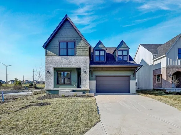 16649 Garnett St, Overland Park, KS 66221