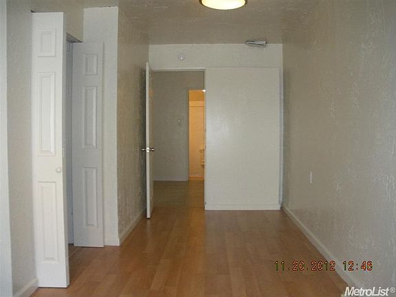 5th image of 2020 Bowling Green Dr