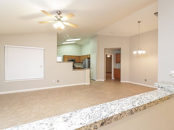 5th image of 916 Ashurst Ct