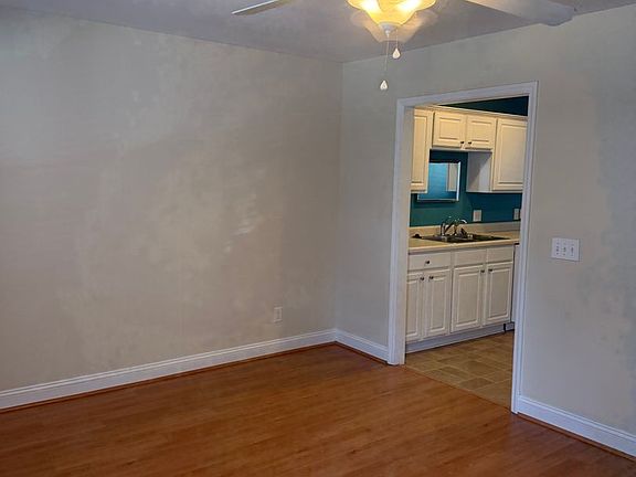 5th image of 219 Fleming St