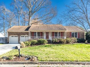 924 Saddleback Trail Rd, Chesapeake, VA 23322