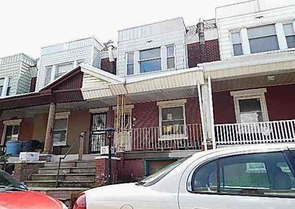 3rd image of 1940 W Carey St
