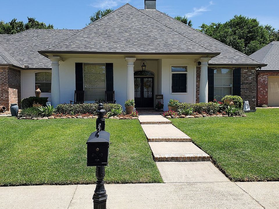 1st image of 402 Southlake Cir