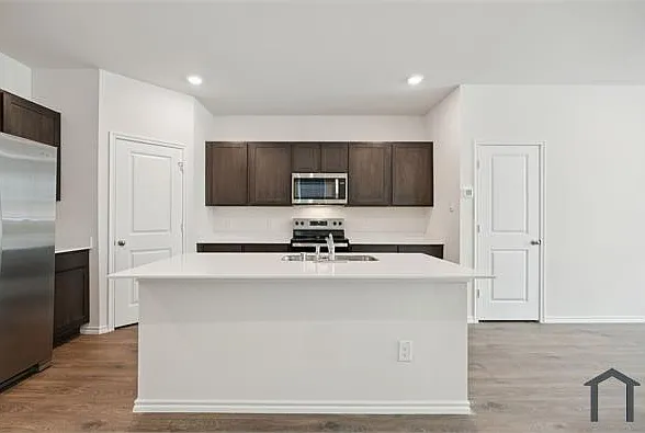 323 Clematis St — Photo 4