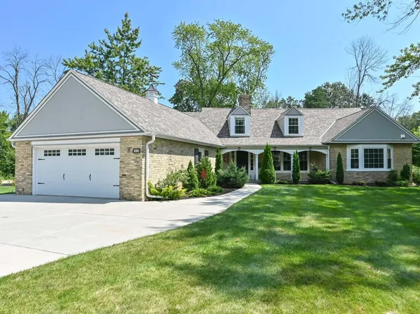 7620 North Lake DRIVE, Fox Point, WI 53217