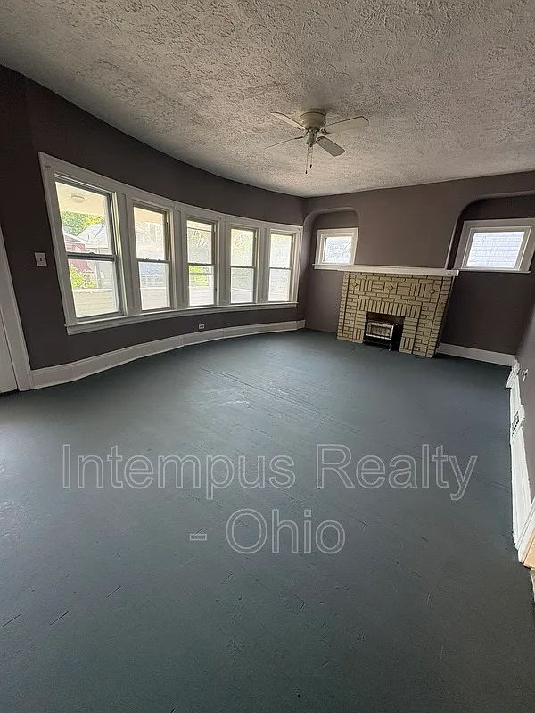 2 bed, 1.0 bath, 1200 sqft, $747 — Photo 3