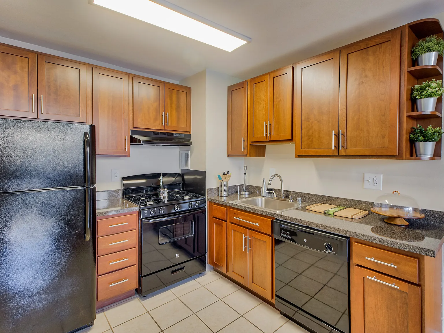 Heritage Park Apartments — Photo 3