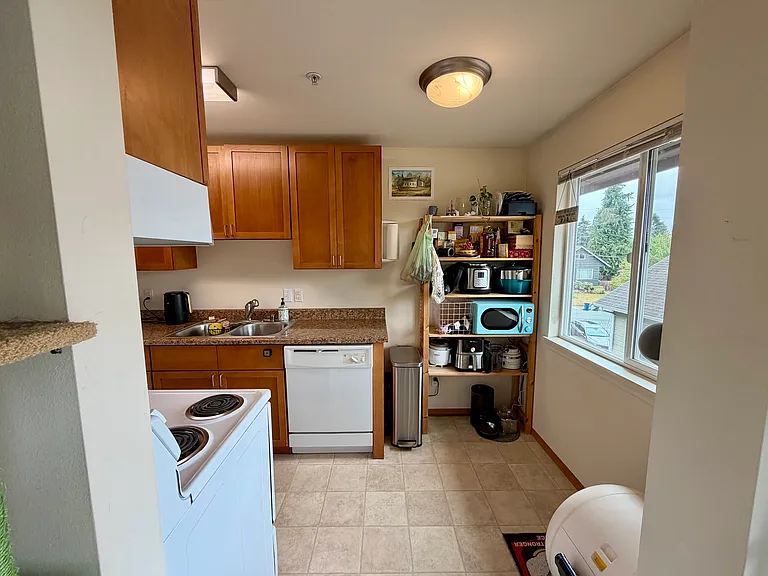 324 Avenue J #11 — Photo 15