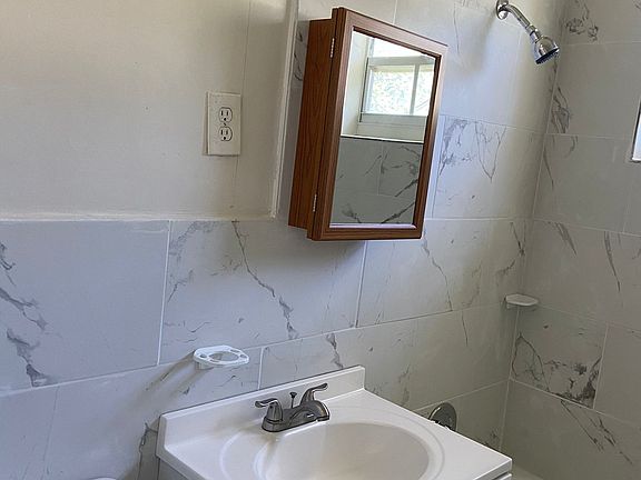 4th image of 1421 NE 148th St #2-G