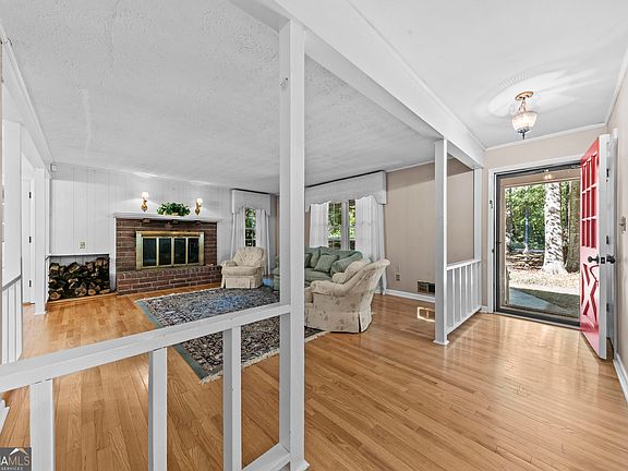 4th image of 70 Mystic Ln